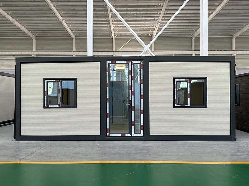 Minimalistična izbira za udoben življenjski prostor – hiše iz kontejnerjev